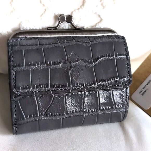Patricia Nash Distinctive Vintage Croc Astor Wallet 🩶NWT - Picture 1 of 15